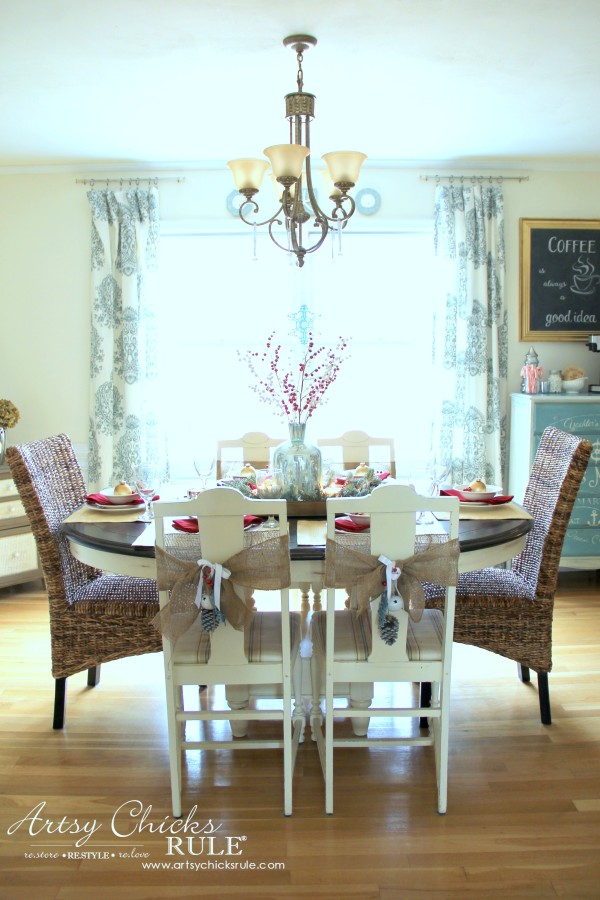 Christmas Home Tour 2015 - Holiday Dining Room - artsychicksrule.com #christmashometour