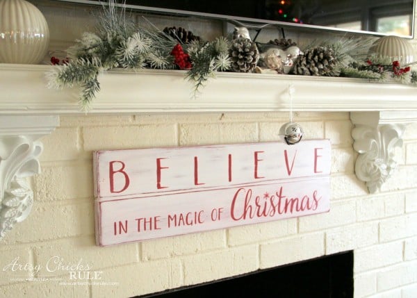 DIY Believe in the Magic of Christmas Sign - Believe - #artsychicksrule #Christmassign #believesign #homeforchristmas