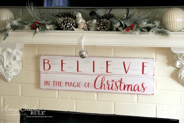 DIY Believe in the Magic of Christmas Sign - EASY DIY SIGN - #artsychicksrule #Christmassign #believesign #homeforchristmas