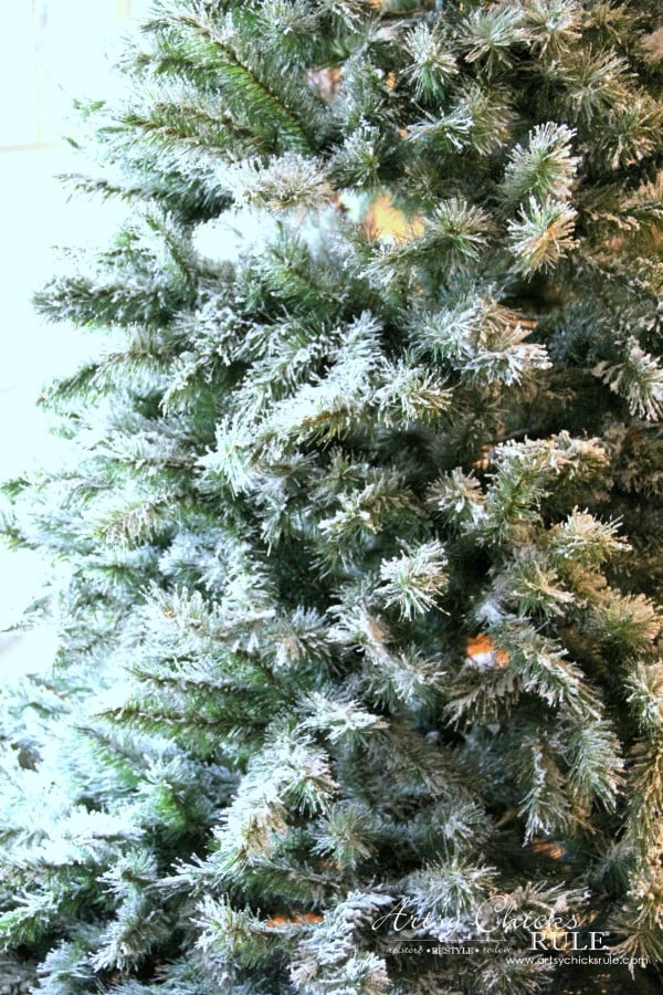 DIY Flocked Tree, Wreaths - Thrifty Holiday Decor! - JUST BEAUTIFUL - #artsychicksrule #flockedtree
