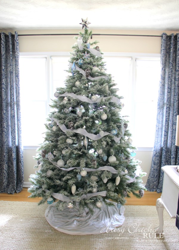 DIY Flocked Tree, Wreaths - Thrifty Holiday Decor! - Wihtout Lights On - #artsychicksrule #flockedtree