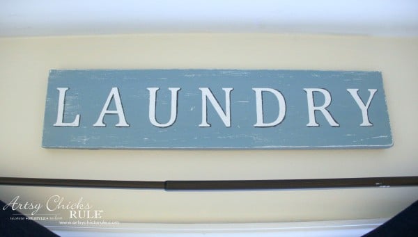 Antiqued Laundry Sign - Anyone can make this! - artsychicksrule #laundrysign #diylaundrysign