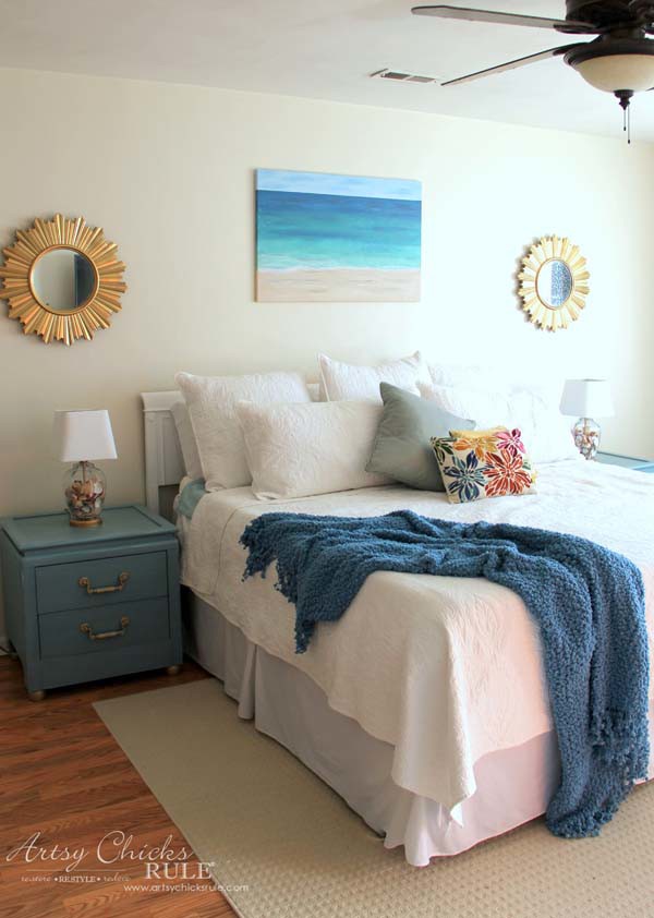 DIY Beach Painting - COASTAL BEDROOM - artsychicksrule.com #diypainting #diyabstractpainting #diybeachpainting