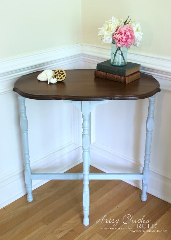 Side Table Makeover - Amy Howard Paint & Dust of Ages - LOVE THESE PRODUCTS -artsychicksrule #dustofages #amyhowardpaint 2