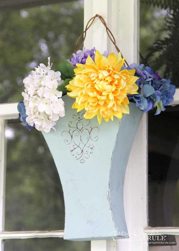 Thrifty Porch Decor - Recycled Planter - artsychicksrule.com #frontporchdecor