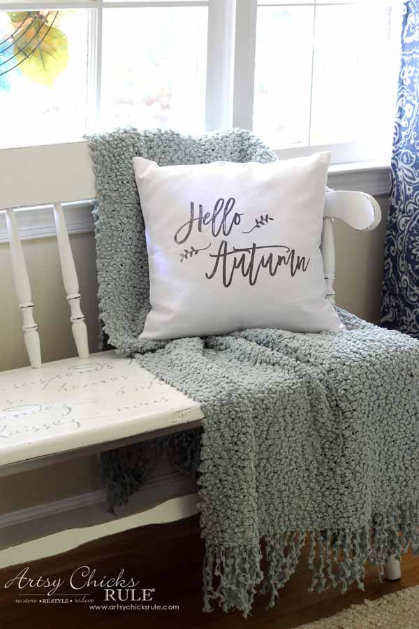 DIY Pillow with Iron On Transfer Paper + a free fall printable!