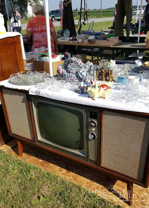 GMC & The World's Longest Yardsale - vintage tv - artsychicksrule #worldslongestyardsale #gmc