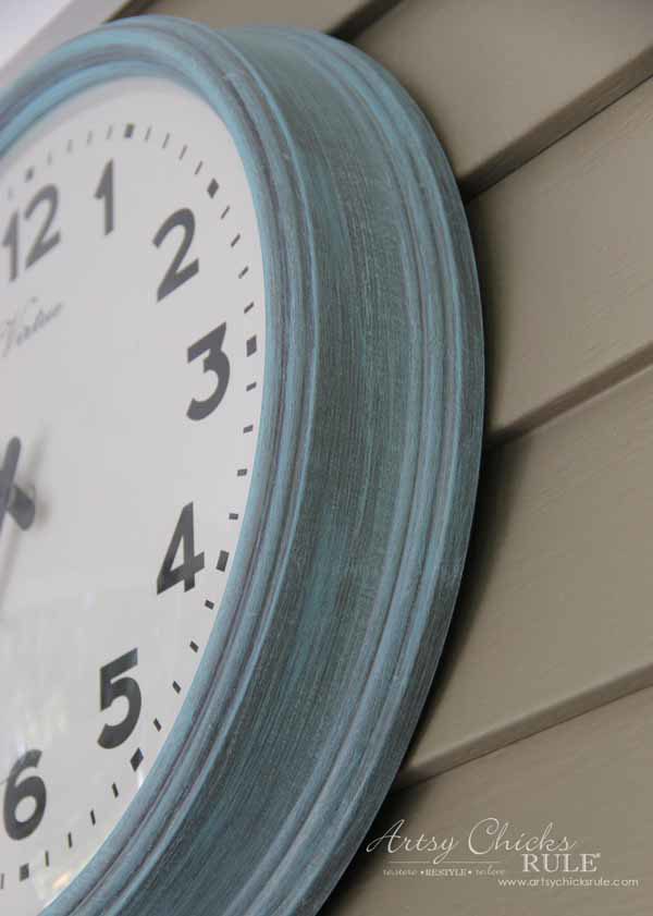 Thrifty Porch Decor - Change it up with Chalk Paint - artsychicksrule.com