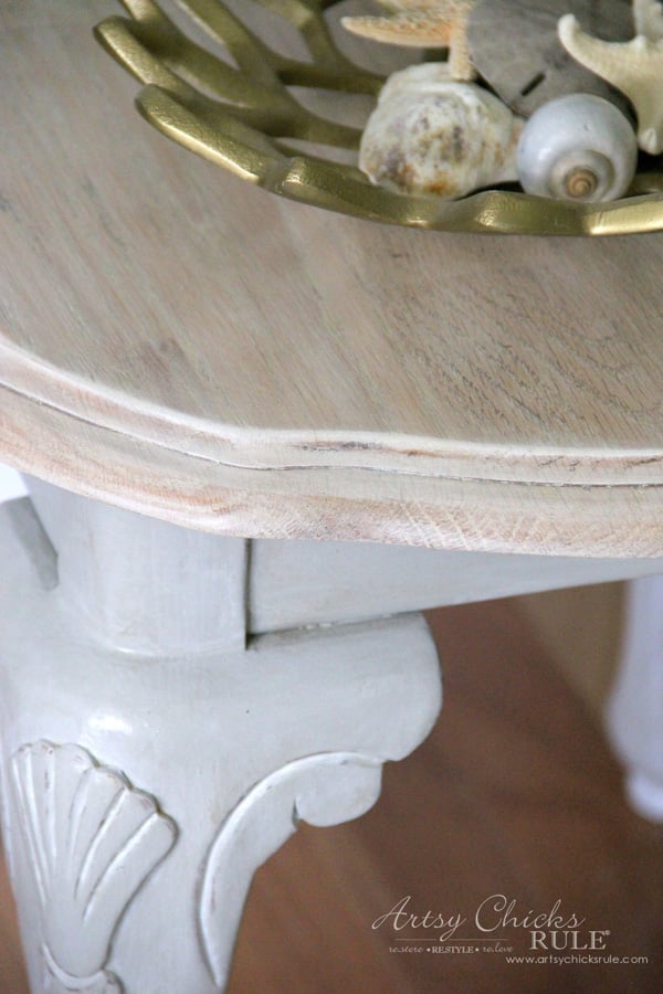 Coastal Styled Table with General Finishes Chalk Style Paint - CLOSE UP- artsychicksrule.com #chalkstylepaint #generalfinishes