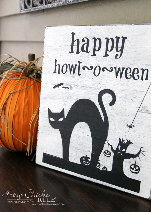 DIY Halloween Sign - artsychicksrule.com - #freeprintable #halloweenrprintable #halloweensign