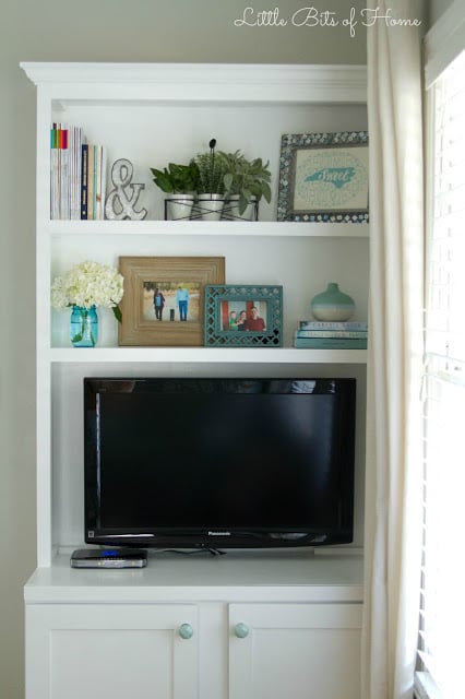 Living room built in cabinet.