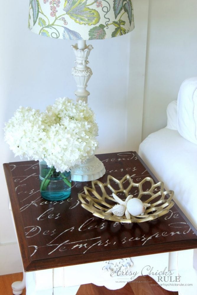 $5 Thrifty French Script Table Makeover! This look was so EASY to achieve! #frenchscript #frenchcountry artsychicksrule.com