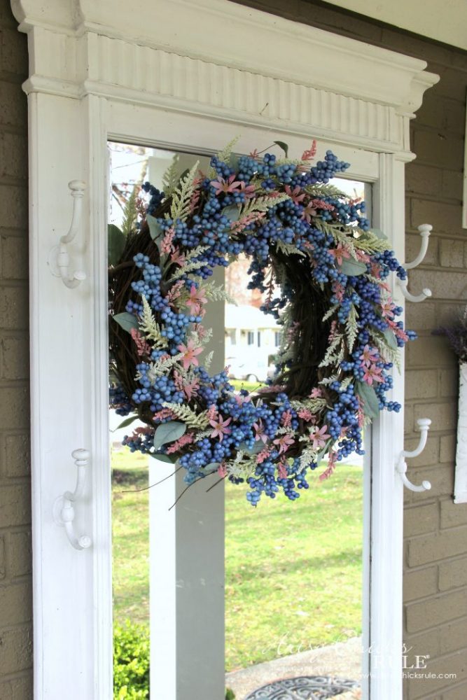 Simple & EASY Spring Wreath! #springwreath #easyspringwreath #diyspringwreath artsychicksrule.com