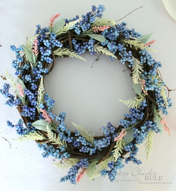 Simple & EASY Spring Wreath! #springwreath #easyspringwreath #diyspringwreath artsychicksrule.com