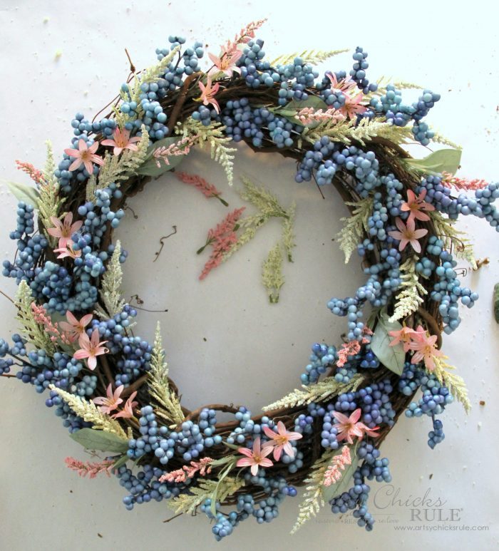 Simple & EASY Spring Wreath! #springwreath #easyspringwreath #diyspringwreath artsychicksrule.com