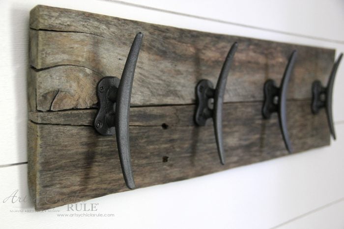 Easy DIY Nautical Pallet Wood Coat Rack artsychicksrule.com