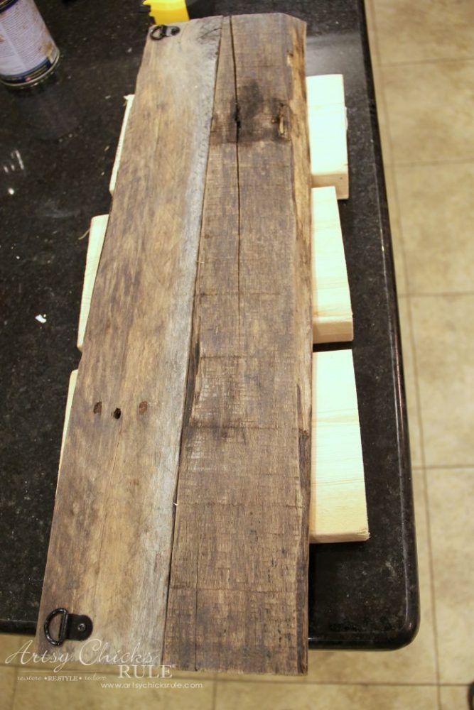 Easy DIY Nautical Pallet Wood Coat Rack artsychicksrule.com