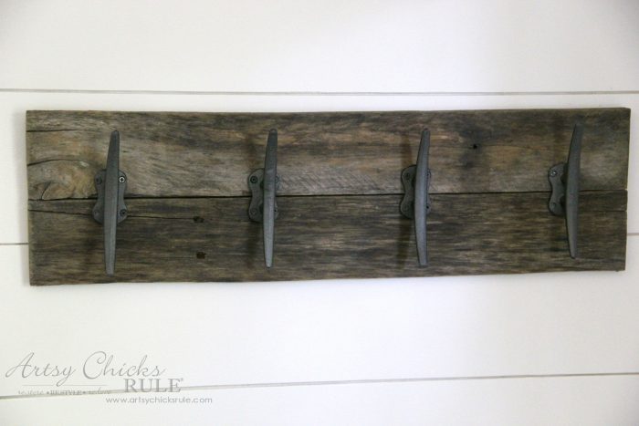 Easy DIY Nautical Pallet Wood Coat Rack artsychicksrule.com