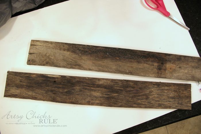 Easy DIY Nautical Pallet Wood Coat Rack artsychicksrule.com