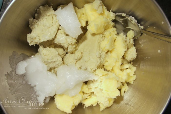 Easy Whipped Body Butter Recipe - artsychicksrule.com