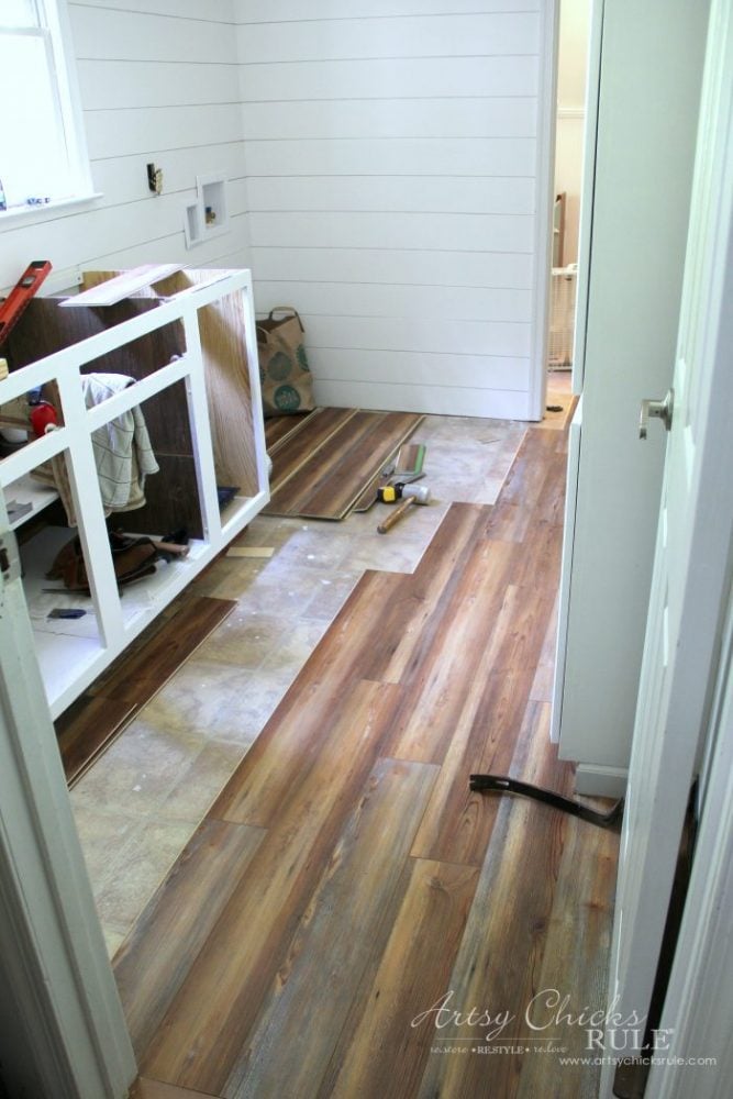 Farmhouse Vinyl Plank Flooring - Most Realistic Wood Look - artsychicksrule.com