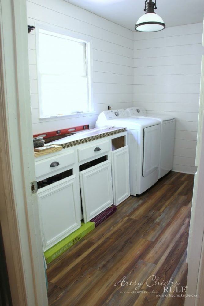 Farmhouse Vinyl Plank Flooring - Most Realistic Wood Look - artsychicksrule.com