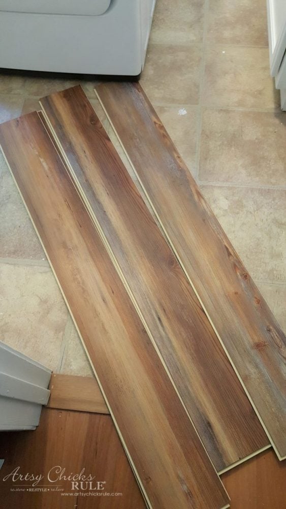 Farmhouse Vinyl Plank Flooring - Most Realistic Wood Look - artsychicksrule.com