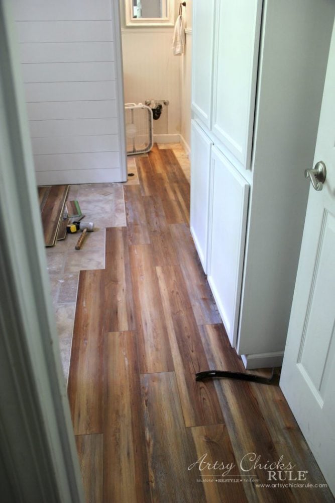 Farmhouse Vinyl Plank Flooring - Most Realistic Wood Look - artsychicksrule.com