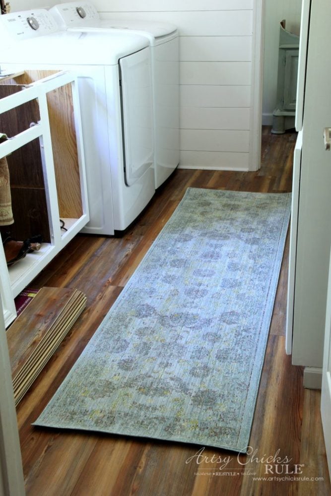 Farmhouse Vinyl Plank Flooring - Most Realistic Wood Look - artsychicksrule.com