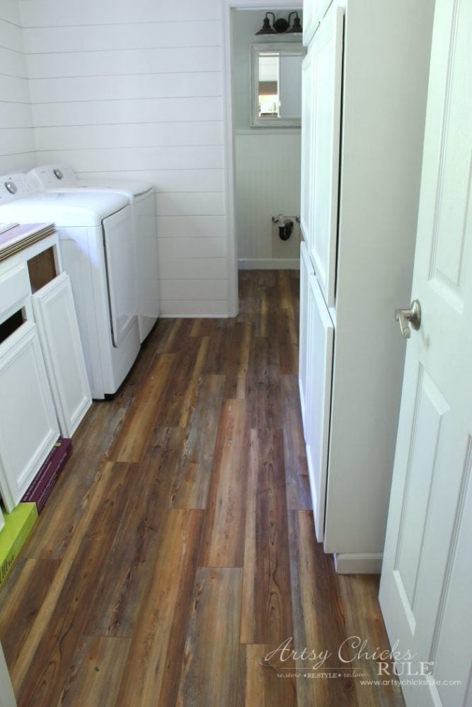 Farmhouse Vinyl Plank Flooring - Most Realistic Wood Look - artsychicksrule.com