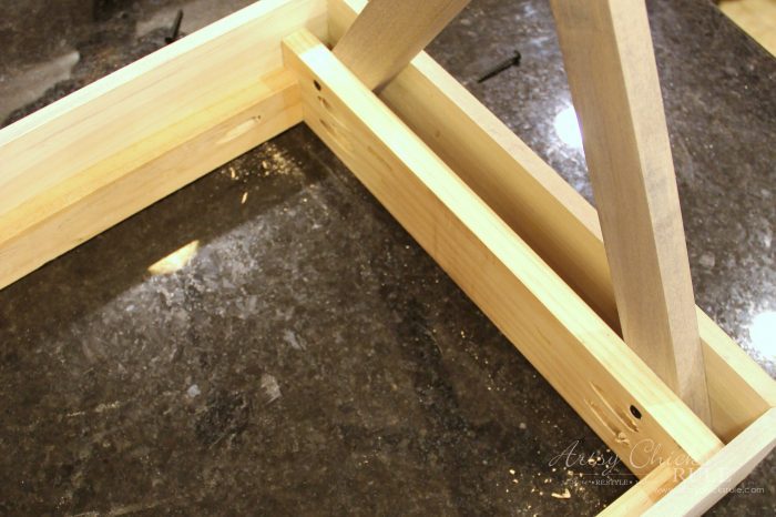 How To Build Criss Cross End Tables (Tutorial) artsychicksrule.com