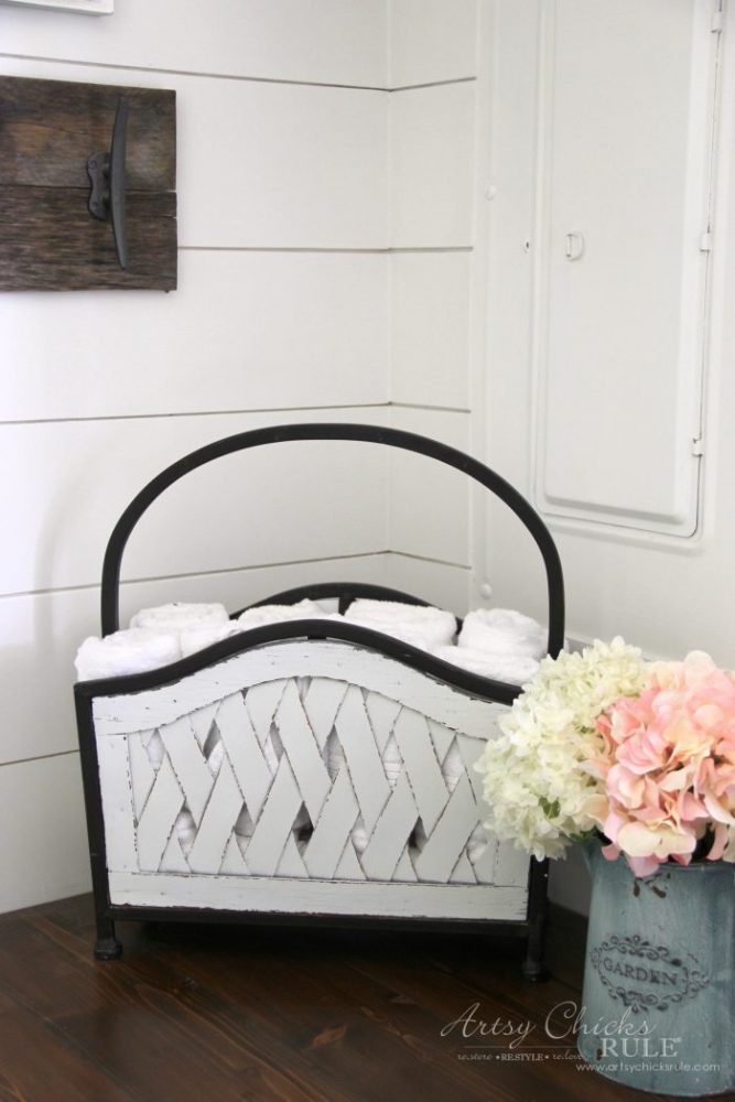 Repurposed Magazine Rack artsychicksrule.com