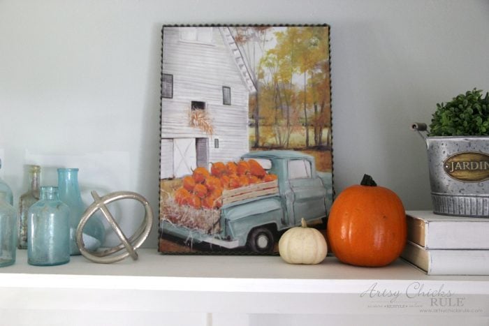 A Traditional Fall Home Tour (with pretty aquas AND orange!) artsychicksrule.com