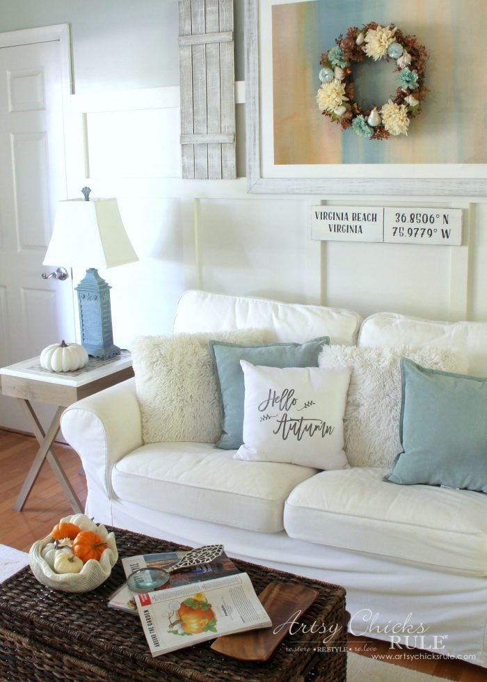 A Traditional Fall Home Tour (with pretty aquas AND orange!) artsychicksrule.com