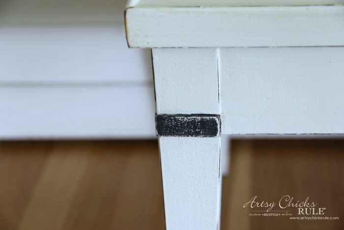 edge of table leg