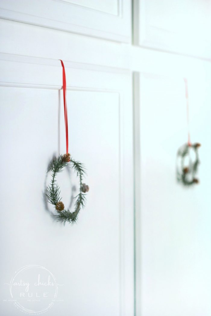 A festive Christmas laundry room!! Lots of coastal touches too! artsychicksrule.com #coastalChristmas #Christmasdecor #Christmaslaundry #laundryroom #holidaydecor #holidayideas