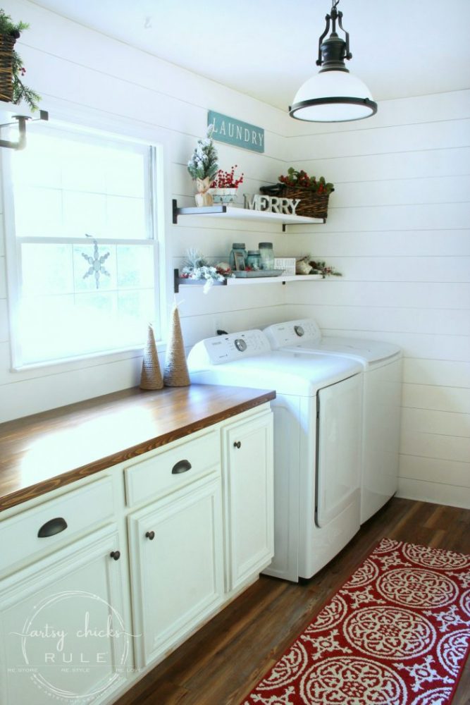 A Festive Christmas Laundry Room - Artsy Chicks Rule®