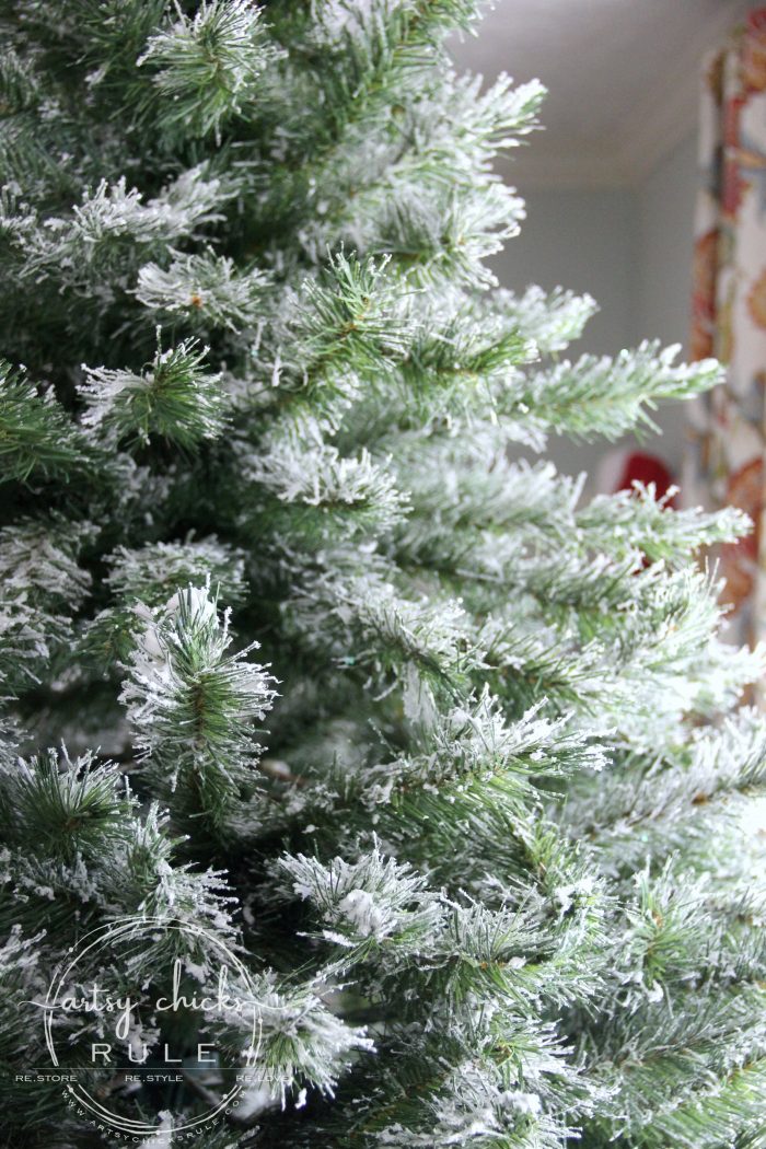 DIY Snow Flocked Tree - 2 Years Later!! artsychicksrule.com #snowflocking #snowflock #diyflockedtree #diysnowflock 