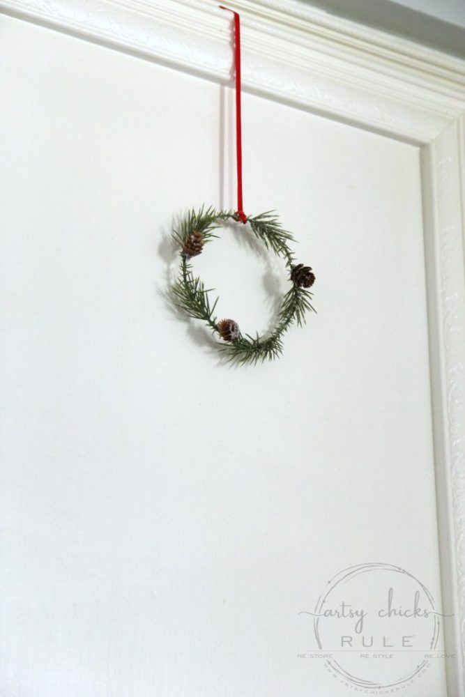Easy DIY Mini Wreaths (simple tutorial!) Artsy Chicks Rule®
