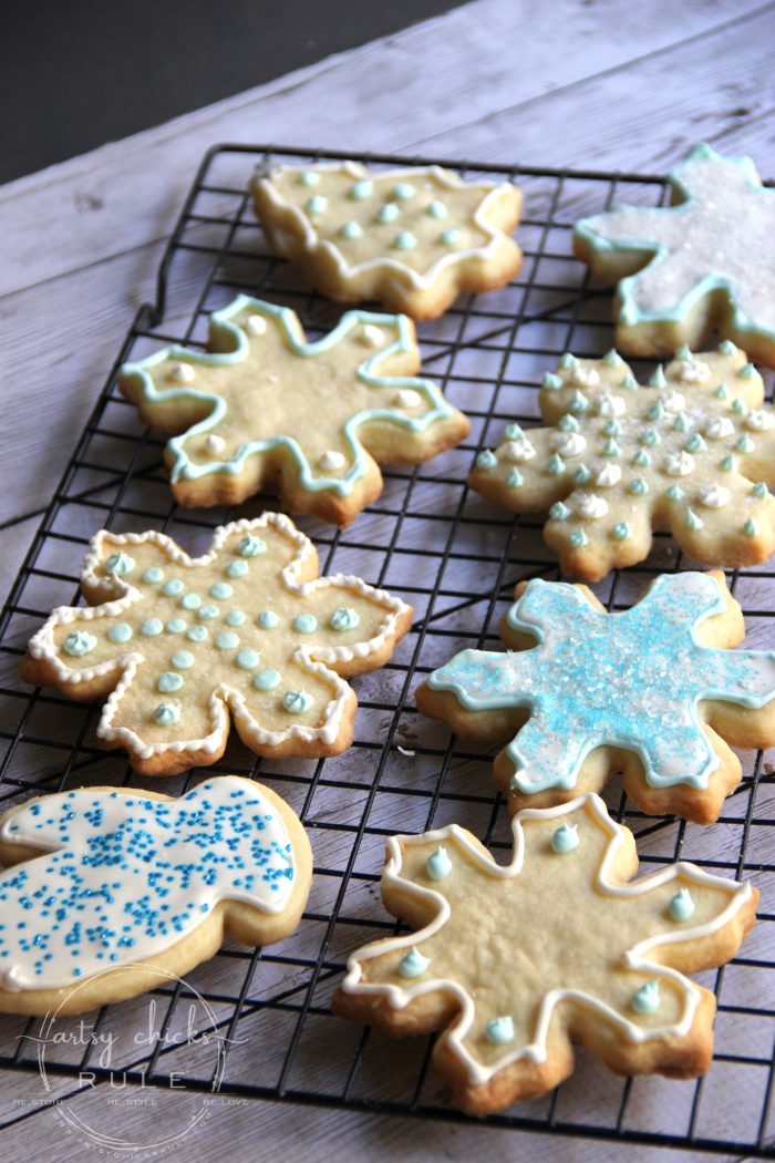 Family Christmas Traditions!! Baking, Crafting, Movie Watching! artsychicksrule.com #christmastraditions #familytraditions #bakingtraditions #Christmasrecipes #Christmasmovies