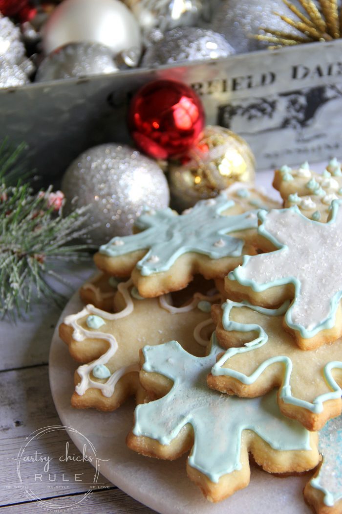 Family Christmas Traditions!! Baking, Crafting, Movie Watching! artsychicksrule.com #christmastraditions #familytraditions #bakingtraditions #Christmasrecipes #Christmasmovies