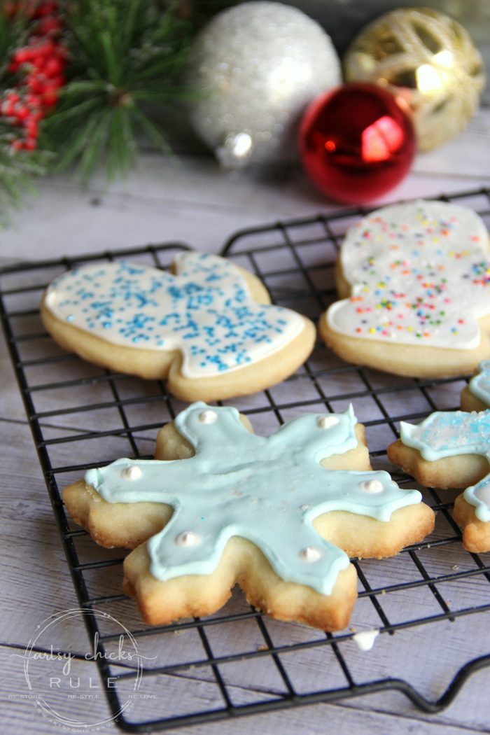 Family Christmas Traditions!! Baking, Crafting, Movie Watching! artsychicksrule.com #christmastraditions #familytraditions #bakingtraditions #Christmasrecipes #Christmasmovies