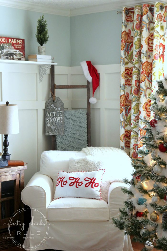 Festive Christmas Family Room - artsychicksrule.com #coastalChristmas #Christmashometour #festivedecor #Christmasdecor #redChristmas