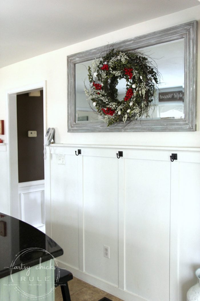 A Festive Christmas Home Tour - Part 1 artsychicksrule.com #festivedecor #holidaydecor #Christmasdecor #holidaydecoratingideas #Christmasdecorideas