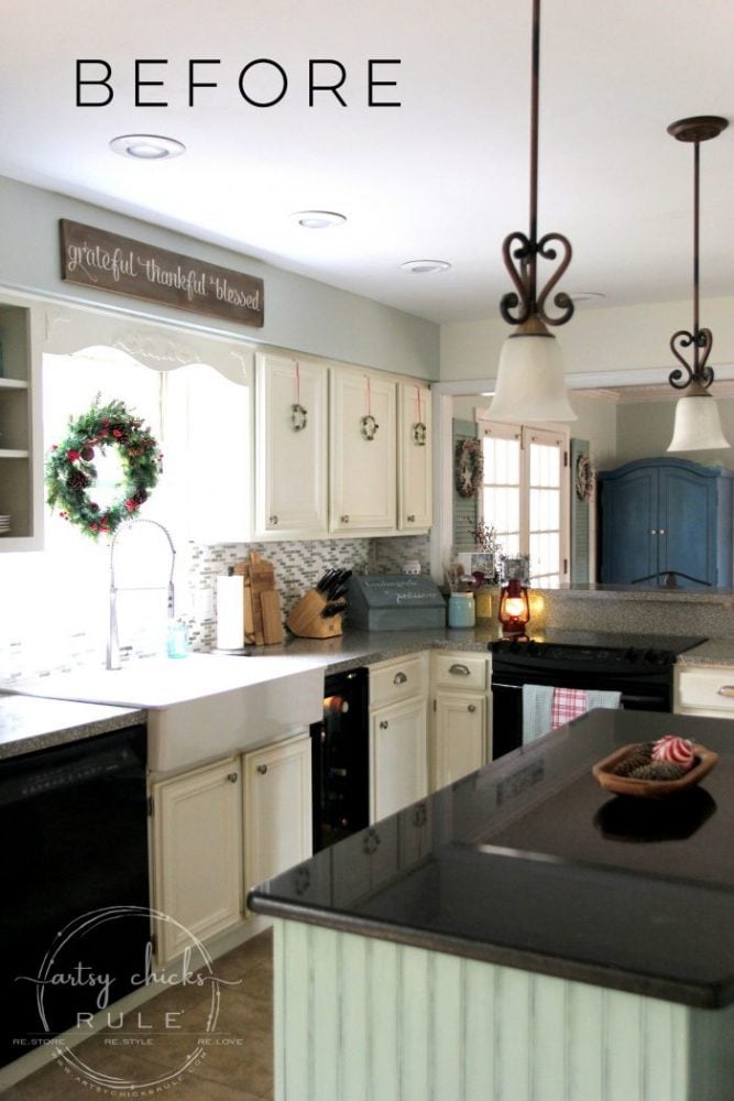 How To Paint Light Fixtures (with this simple trick!!) artsychicksrule.com #paintlightfixtures #paintedlightfixtures #paintedchandelier #fauxverdigris #fauxpatina #chalkpaint #chalkpaintedlight