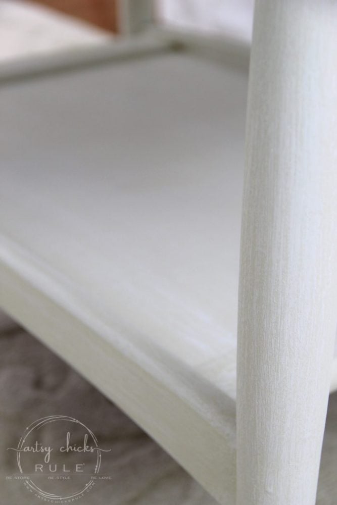 Updating Furniture With White Chalk Paint