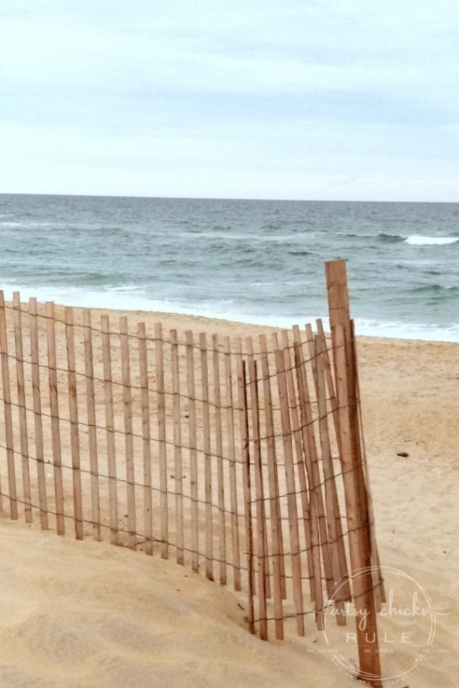 Outer Banks Things To Do (and see!!) The beach! artsychicksrule.com #outerbanks #outerbanksvacation #obx #traveldestinations #travel #visitobx #thingstodoinobx #outerbankstrip #coastaldestinations #coastalvacations #nagshead #hatteras #manteo