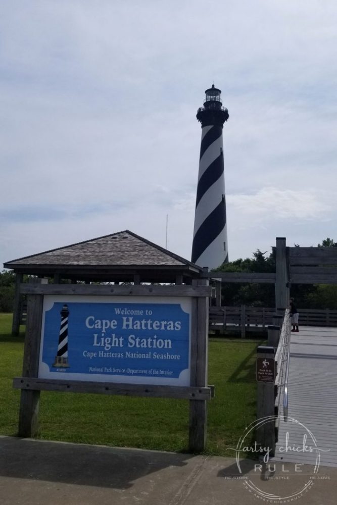 Outer Banks Things To Do (and see!!) Cape Hatteras Light Station artsychicksrule.com #outerbanks #outerbanksvacation #obx #traveldestinations #travel #visitobx #thingstodoinobx #outerbankstrip #coastaldestinations #coastalvacations #nagshead #hatteras #manteo