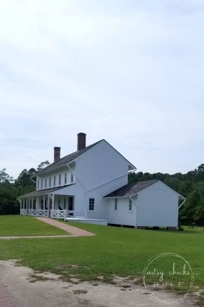 Outer Banks Things To Do (and see!!) Lightkeeper's Quarters artsychicksrule.com #outerbanks #outerbanksvacation #obx #traveldestinations #travel #visitobx #thingstodoinobx #outerbankstrip #coastaldestinations #coastalvacations #nagshead #hatteras #manteo