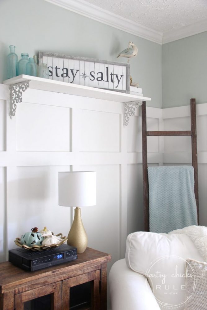 DIY Stay Salty Sign AND a Thrift Store Shopping VIDEO!! So much fun! artsychicksrule.com #staysalty #staysaltysign #coastalsign #coastaldecor #coastalstyle #nauticalsign #coastalideas #diysign #thriftstoremakeover #thriftymakeoverideas